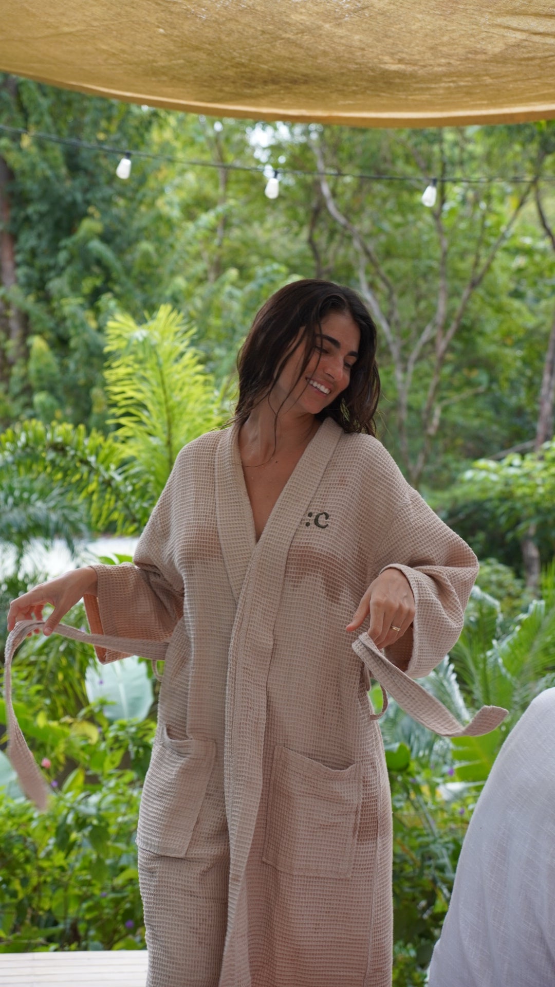 re:center Embroidered Robe