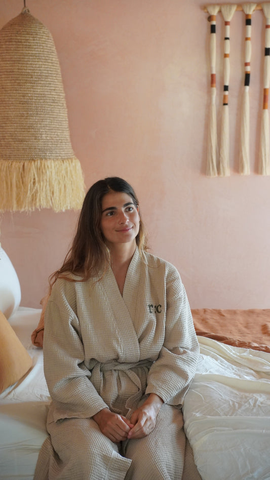 re:center Embroidered Robe